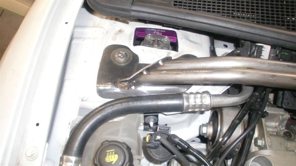 Wiechers Stahl Domstrebe vorne oben für Renault Megane 3 Typ Z Bj.ab 2008 Strebe